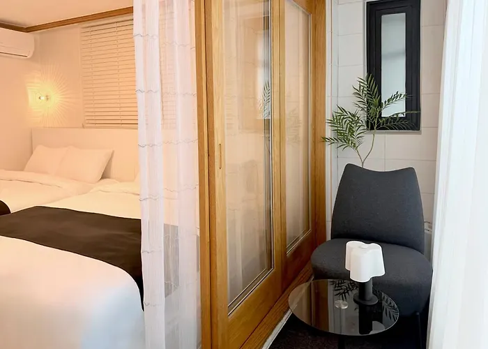 Extra Large, 4 Minutes To Unju Station, 9 Minutes To Yeoksam Station, Gangnam, Seolleung, Coex, Apgujeong, Cheongdam, 1 Minute To Convenience Store, Parking, Luggage Storage, Pickup * ソウル特別市