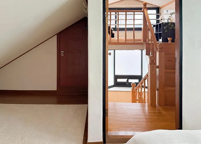Extra Large, 4 Minutes To Unju Station, 9 Minutes To Yeoksam Station, Gangnam, Seolleung, Coex, Apgujeong, Cheongdam, 1 Minute To Convenience Store, Parking, Luggage Storage, Pickup