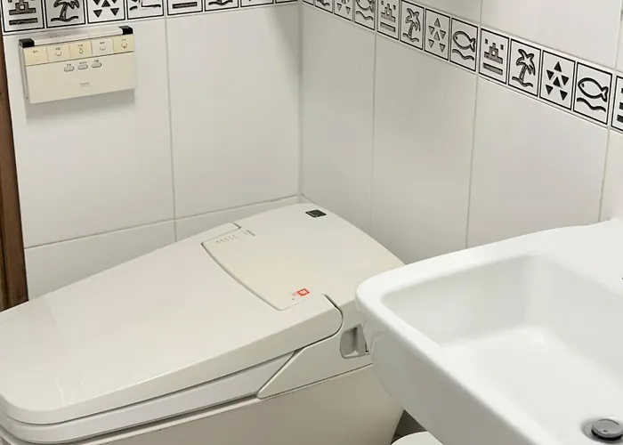 Extra Large, 4 Minutes To Unju Station, 9 Minutes To Yeoksam Station, Gangnam, Seolleung, Coex, Apgujeong, Cheongdam, 1 Minute To Convenience Store, Parking, Luggage Storage, Pickup