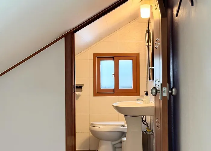 Extra Large, 4 Minutes To Unju Station, 9 Minutes To Yeoksam Station, Gangnam, Seolleung, Coex, Apgujeong, Cheongdam, 1 Minute To Convenience Store, Parking, Luggage Storage, Pickup