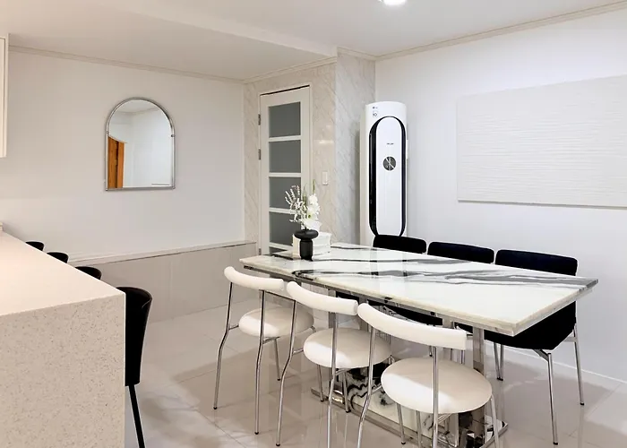 ヴィラ Extra Large, 4 Minutes To Unju Station, 9 Minutes To Yeoksam Station, Gangnam, Seolleung, Coex, Apgujeong, Cheongdam, 1 Minute To Convenience Store, Parking, Luggage Storage, Pickup *